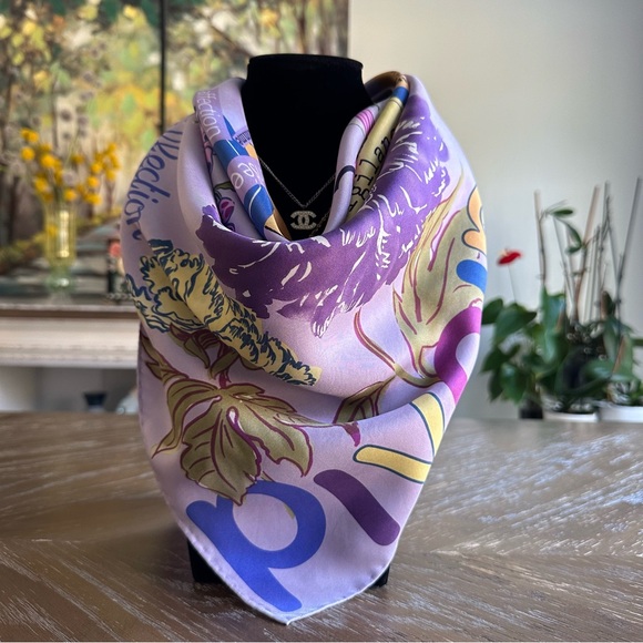 SOLD SOLD SOLD Authentic Longchamp Scarf - Picture 5 of 10